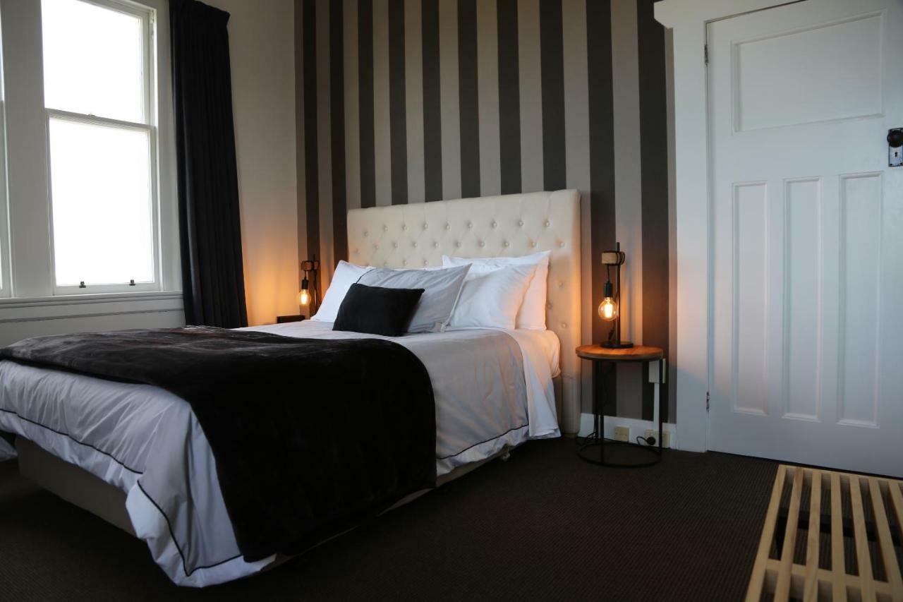 Majestic Mansions - Apartments At St Clair Dunedin Bagian luar foto