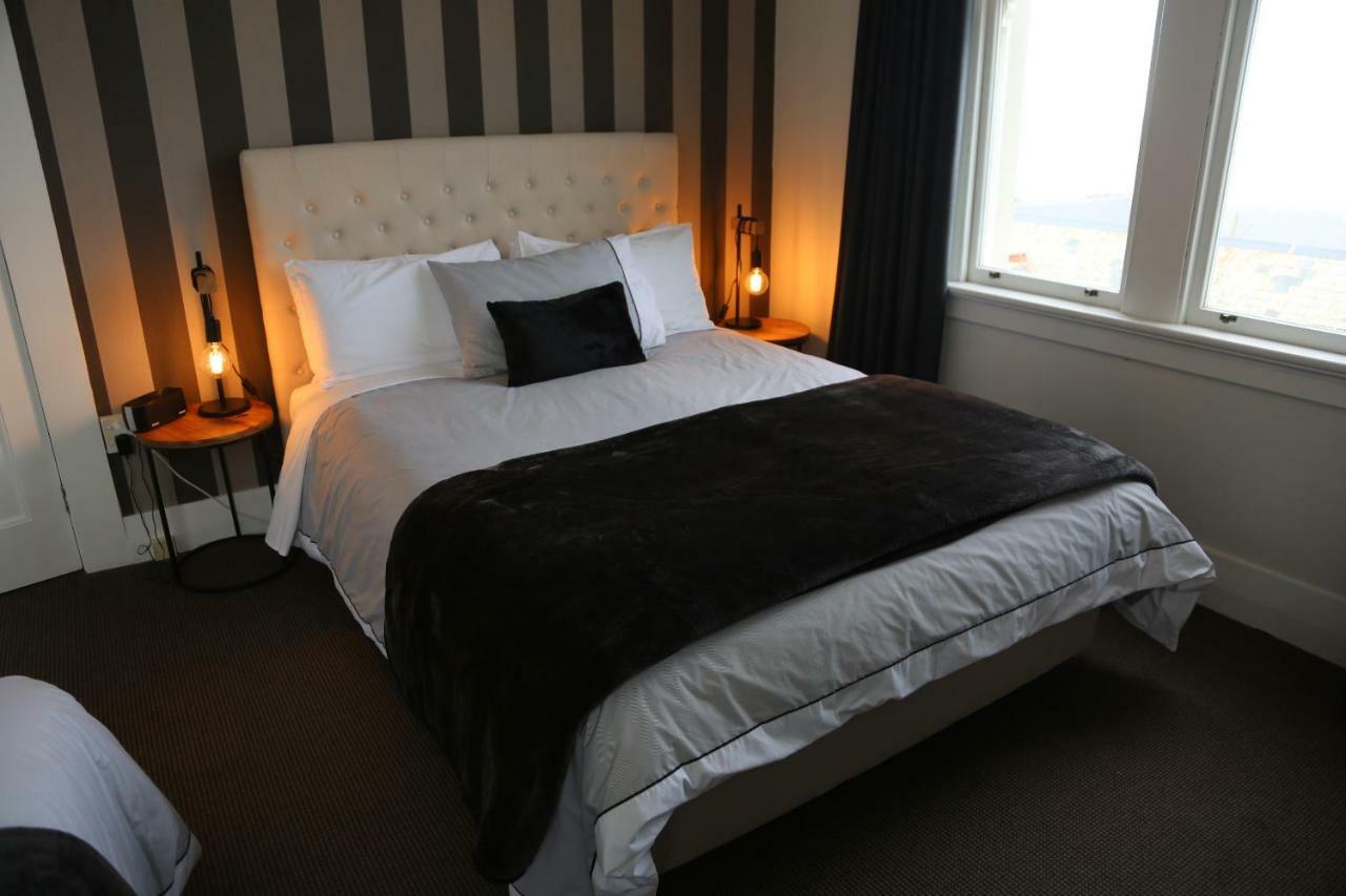 Majestic Mansions - Apartments At St Clair Dunedin Bagian luar foto
